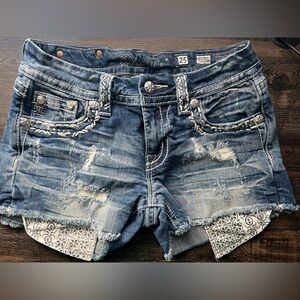 Miss Me Shorts Size 25
